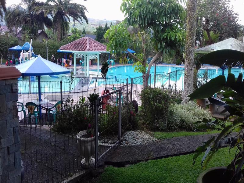Villa Bukit Danau Lot 12 Cipanas  Buitenkant foto